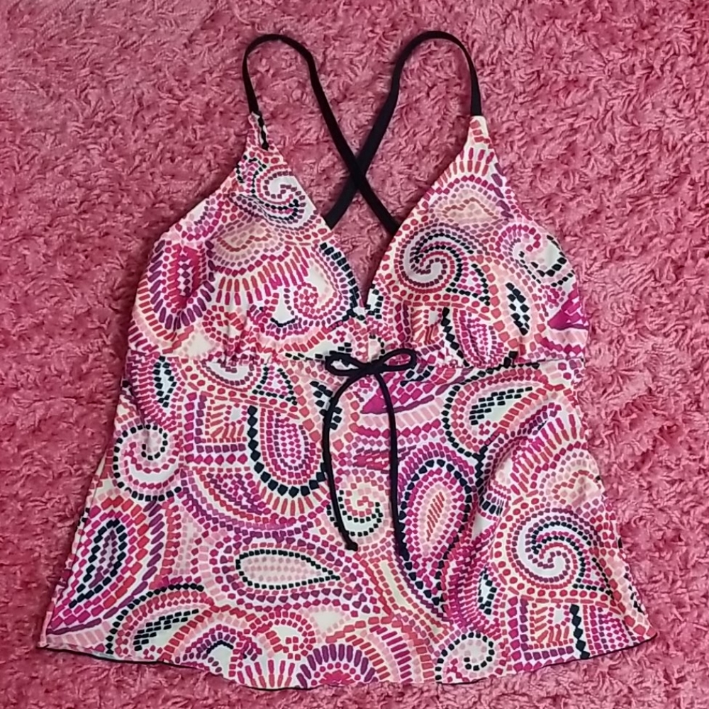 Bright and flirty Ocean Dream swim top! NWT